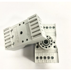 GNIAZDO PRZEKAŹNIKA PZ8